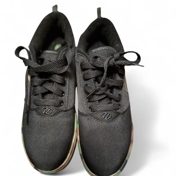 Heelys Black Sneakers with Green Camouflage and wheels - Picture 3 of 8
